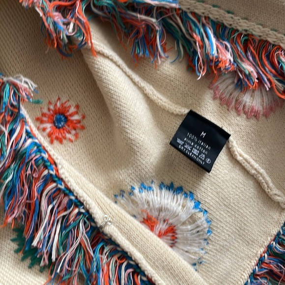 Stunning Mitawa Flower embroidered Cardigan, dream catcher, regalia, tribal  😍 - Picture 3 of 3